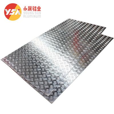 中国 3003 Aluminum Diamond Plate 100mm Aluminum Diamond Plate For Trailers 販売のため