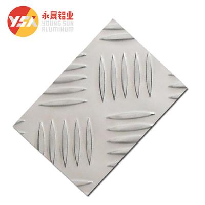 Chine plat en aluminium de bande de roulement de Diamond Embossed Aluminum Checkered Plate 1.5mm de série de 1xxx 3xxx 5xxx 6xxx 8xxx à vendre