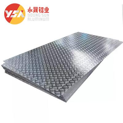 China 1050 1060 Aluminum Checkered Plate Diamond Sheet Embossed 0.8mm for sale