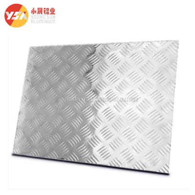 China 0.8mm 1.5mm Custom Embossed Aluminum Diamond Sheet 4 X 8 Aluminum Checker Plate for sale