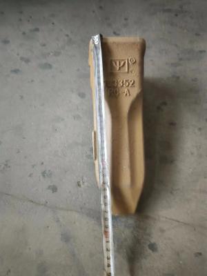 Chine Excavatrice Bucket Teeth J350  Replacement de  de burin de la roche 1U3352RC-A à vendre