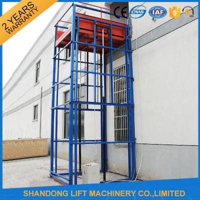 China Outdoor Freight Hydraulic Cargo Lift with 3500kg Lifting Capacity 7 m Lifting Height for sale