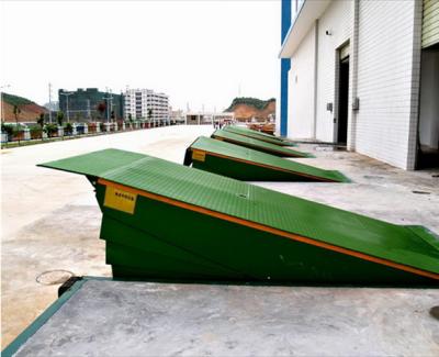 China Warehouse Loading Dock Lift Systems , 8 Ton Steel Yard Ramp Truck Dock Leveler for sale
