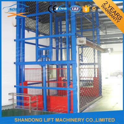 China Equipamento de levantamento vertical hidráulico, tabelas de elevador resistentes do armazém de 2 toneladas à venda