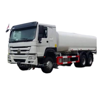 China 25 toneladas 20CBM 6x4 camión de rociadores de agua SINOTRUK para saneamiento en venta