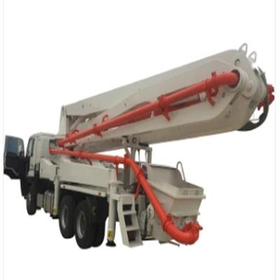 China HOWO/ DONGFENG 50m Pomphoogte Plaatsing Boom Zware betonpomp Truck 6X4 8X4 460HP Diesel Betonpompmachine Te koop