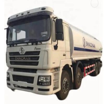Chine SHACMAN 6x4 camions-citernes à eau 10 pneus 15000 à 35000 litres capacité LHD Sprinkler camion-citerne pour le nettoyage des routes à vendre