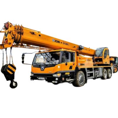 China XCMG QY25 Truck Mounted Crane 25 Ton Mobile Crane With Shangchai Engine for sale