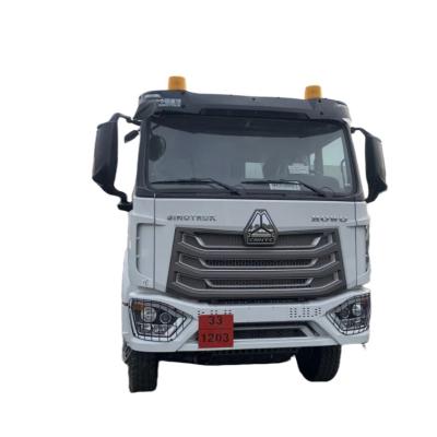 China Sinotruk HOWO 8X4 Refueling Jet Petrol Fuel Oil Diesel Tanker Truck zu verkaufen