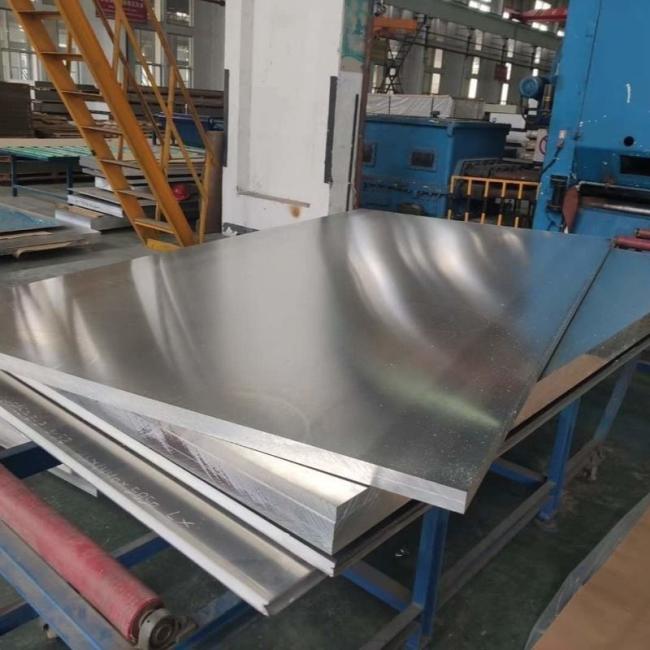 Precision-cut aluminum sheets for industrial applications
