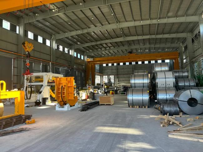Advanced production equipment in our factory