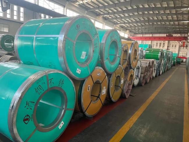Stainless steel coil secure packaging