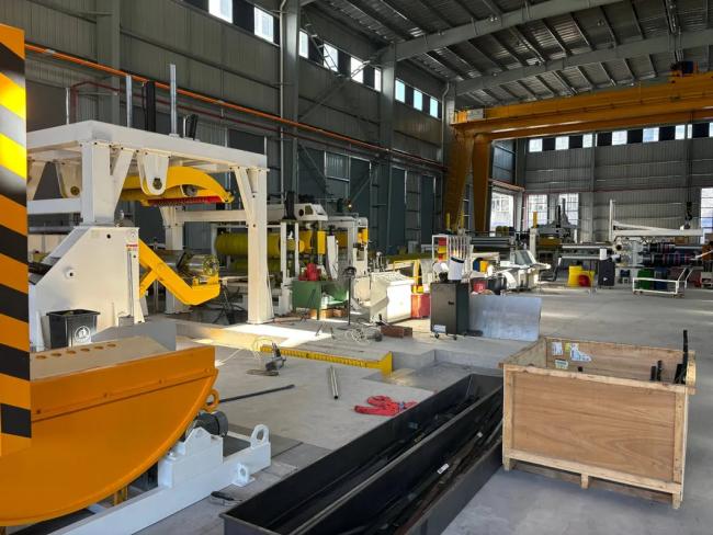 Production equipment for stainless steel strip