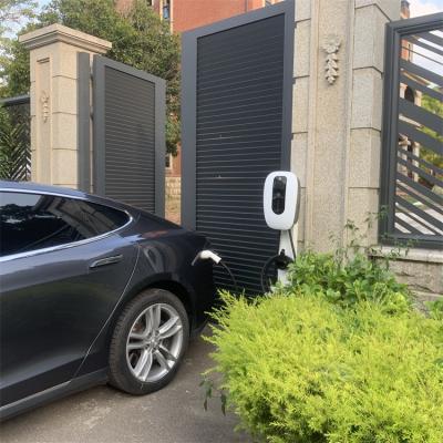 China 32A Mobile Electric Vehicle Charger 400W Type 2 Public EV Charging Station for sale