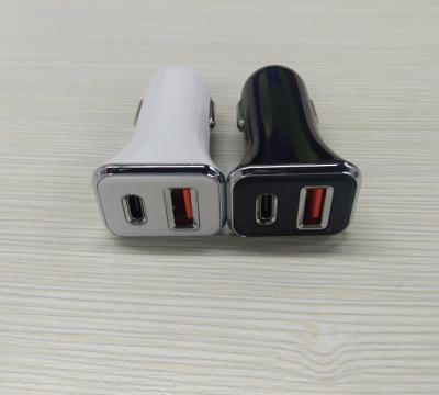China Mobile Electronic Dual Port Type C USB Car Charger High Output 20W For Iphone for sale