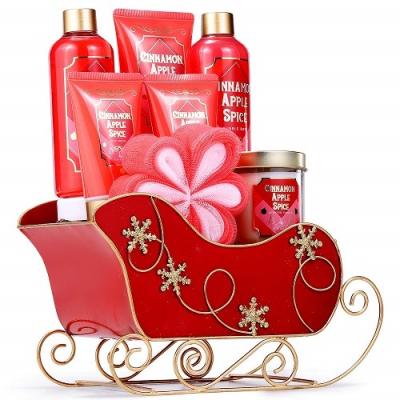 China Daily Use Plastic Bottle Packing Shower Gel Gift Set Strawberry Fragrance for sale