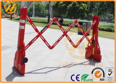 China Plastic Portable Expandable Barriers And Gates Traffic Safety Equipment for sale