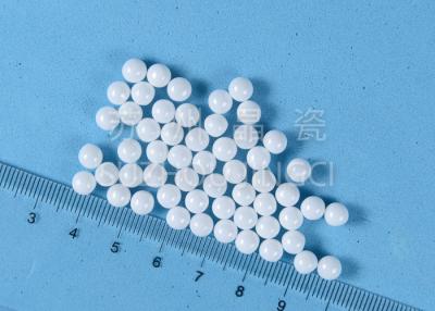 Китай Белые керамические изделия глинозема, шарики глинозема керамические для подшипников машинного оборудования продается