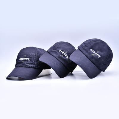 China Unisex Breathable Sport Golf Caps Customized Flat Embroidery Logos for sale