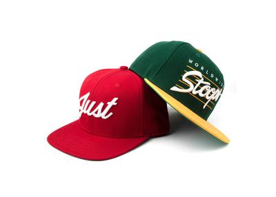 中国 3D刺繍の涼しい急な回復の野球帽、毎日人に使用する平らな縁の野球帽 販売のため