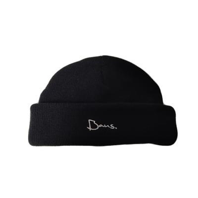 China Hot sale unisex warm customize woven label colors material winter knitted  hats caps as yor requirement à venda