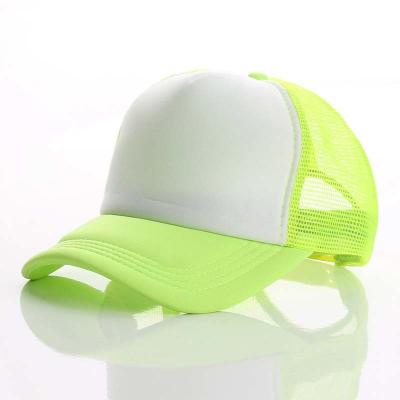 Cina Camionista in bianco Mesh Hat Without Logo alla rinfusa del cappuccio del camionista del pannello dell'OEM 5 in vendita