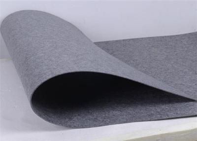 Chine Largeur 100% perforée par aiguille industrielle de mètre du feutre 1-2 de tissu de feutre de polyester à vendre