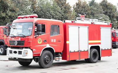 China Caminhão SG40 de combate ao fogo 2 anos de garantia 2WD ou 4WD à venda