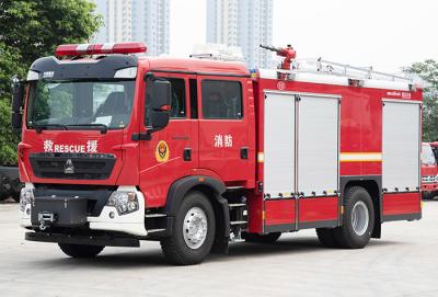 Chine Sinotruk HOWO 6T CAFS réservoir de mousse d'eau moteur de pompiers spécialisé prix du véhicule Chine Manufacturer à vendre
