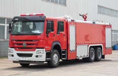 中国 Sinotruk HOWO 16000Lの二重列の小屋が付いている産業普通消防車 販売のため