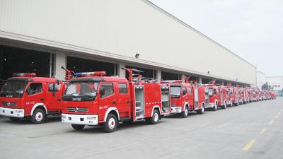 China 1000 galones de pequeño coche de bomberos con la cabina doble de la fila de 5 bomberos en venta