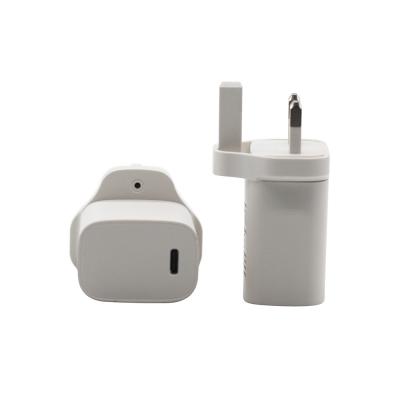 China QC2.0 / 3.0 18W Fast Wall Chargers 5V 3A Durable Material White PC Fireproof for sale