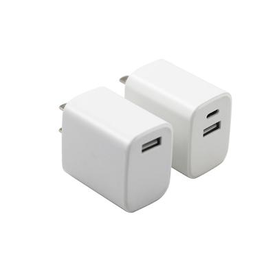 China 5V Fast Charger 18W Low Temperature White Wall Charger QC2.0 For Smart Devices for sale