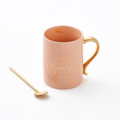 China Großhandel Custom 400ml rosa Geschenk Tasse Sublimation wiederverwendbar Kaffee Keramik Becher mit Löffel zu verkaufen