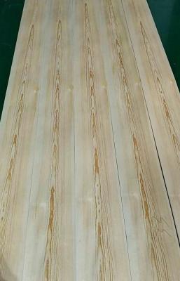 China Natural Pine Wood Veneer Pine Sliced Veneer Crown Pine Veneer for Furniture Door and Plywood Industry for sale