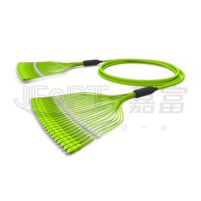 China El cable de fribra óptica pre terminado 24 del paquete quita el corazón a la chaqueta de PVC con varios modos de funcionamiento OM5 los 0.5m que ramifican con SC/APC en venta