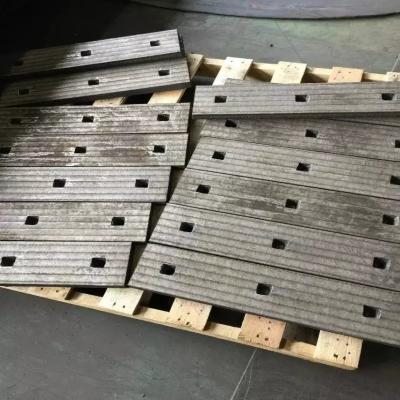 China HRC58-65 CCO Chute Fabricated Wear Plate Liner Uniform Overlay Thickness for sale