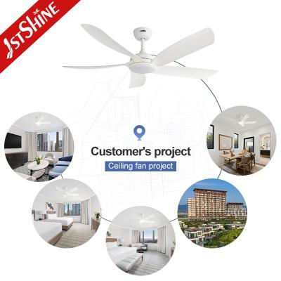 China 52 Inch Moderne Plafondventilator met Licht, Voorzien van Stille DC-Motor en 5 ABS-Bladen voor een Ultradun Ontwerp Te koop