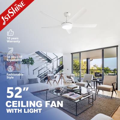 China Moderne plafondventilator van 52 inch met afstandsbediening en ingebouwd LED-licht voor stille koeling for sale