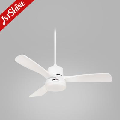 China Solid Wood DC220V Bedroom Ceiling Fan Light Energy Saving 5 Speed for sale