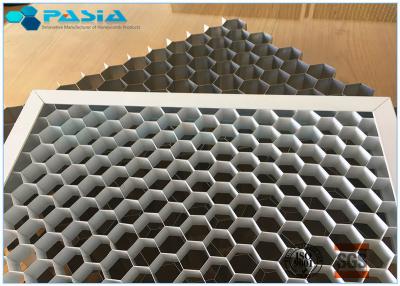 China Moisture Proof Perforated Metal Honeycomb Core Strong Decoration Heat Insulation for sale