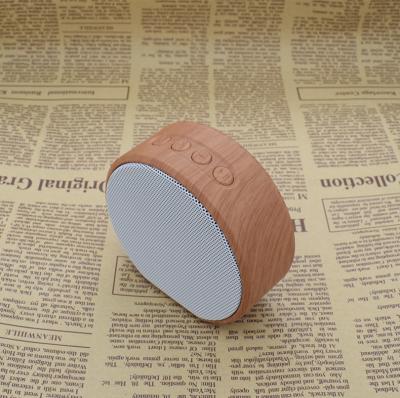 China Cute Wooden Wireless Portable Speaker , Mini Super Bass Speaker BT4.2 OEM for sale