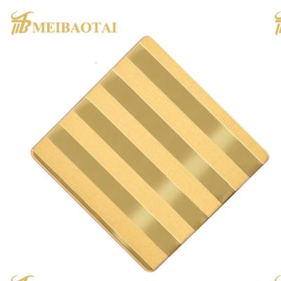 China PVD Golden Mirror Stainless Steel Sheet 304 1.15mm Thickness 200HV Hardness for sale