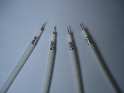 Chine Câble coaxial de liaison audio coaxial blanc de câble/bouclier de quadruple/bas câble coaxial de liaison 85dB de perte à vendre