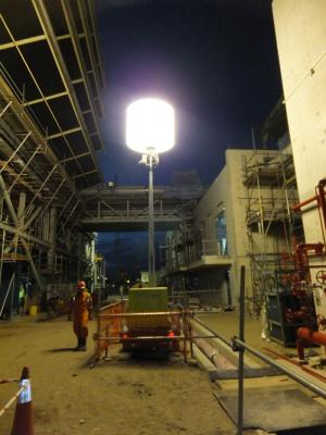 China Lámpara de haluro de metal móvil de la luz del globo de la luna 1 2 4 kilovatios para la área extensa de la construcción de la noche en venta