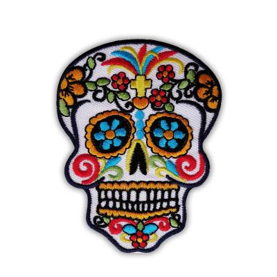 China Fabric Embroidered Skull Cool Iron On Glitter Patches For Clothing en venta