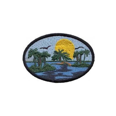 China 3.5'' 2.5'' Customization Iron On Embroidered Patches Heat Press Woven Chenille Patches à venda