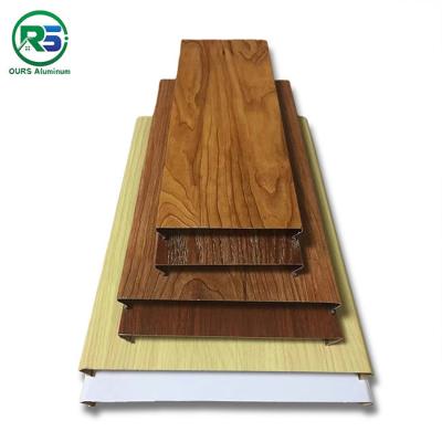 China Home Decoration CE Wood Grain Aluminium Strip Ceiling Fireproof 0.6mm-1.2mm Thickness for sale
