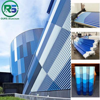 China External Commercial Aluminum Art Deco Metal Panels Screen Blue Sky Metal Wall Tiles en venta