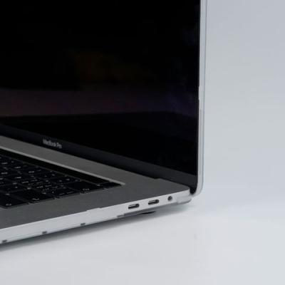 China Caixa protetora de plástico Macbook Slim Matte com base antiderrapante à venda